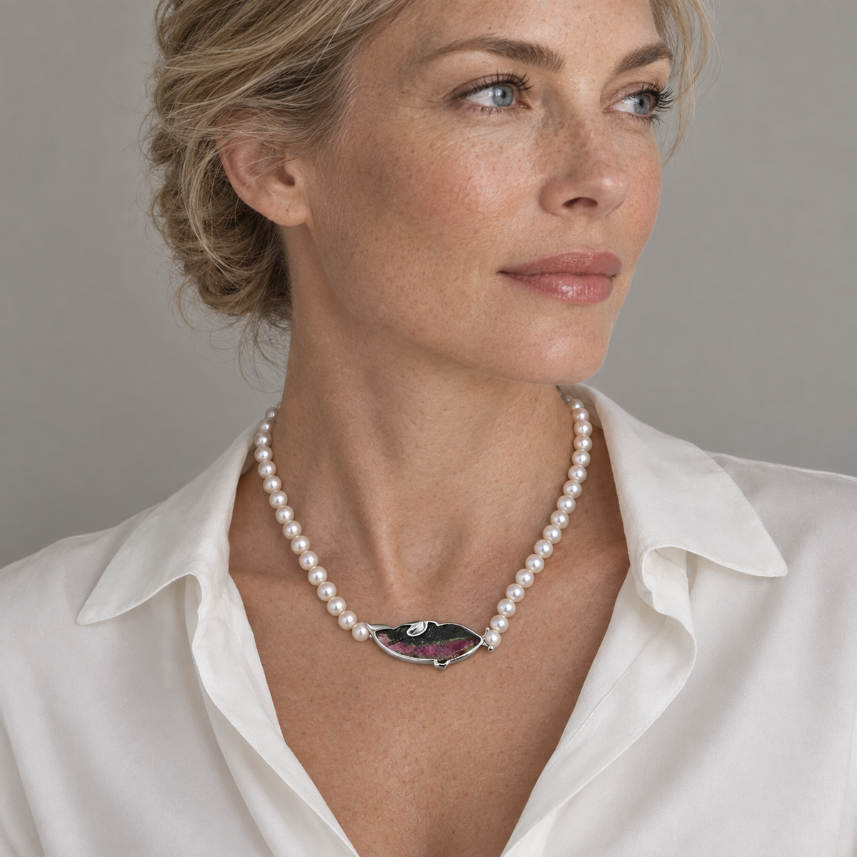 Model wearing the Lesunja Sealife Tourmaline Pearl White Gold Necklace