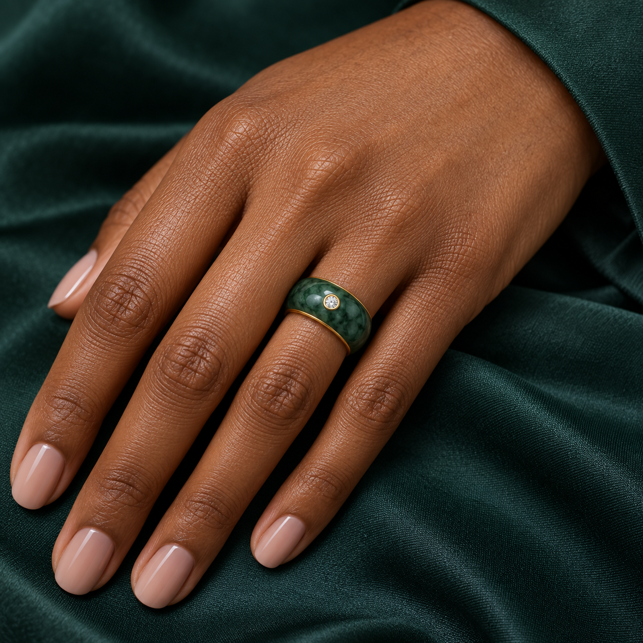 Model wearing the Lesunja Komorebi Yellow Gold Jade Ring