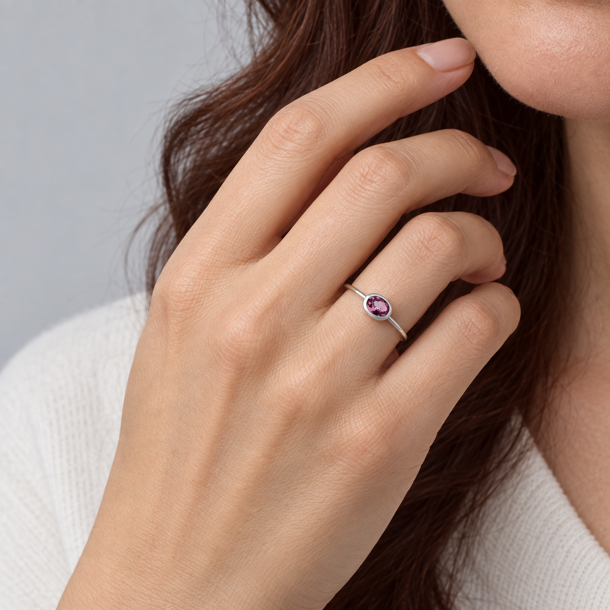 Model wearing the Lesunja Ring White Gold Pink Sapphire