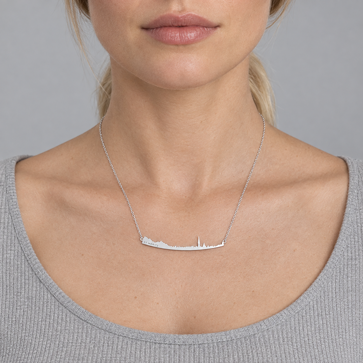 Model wearing the Lesunja Skyline St. Moritz Silver Necklace