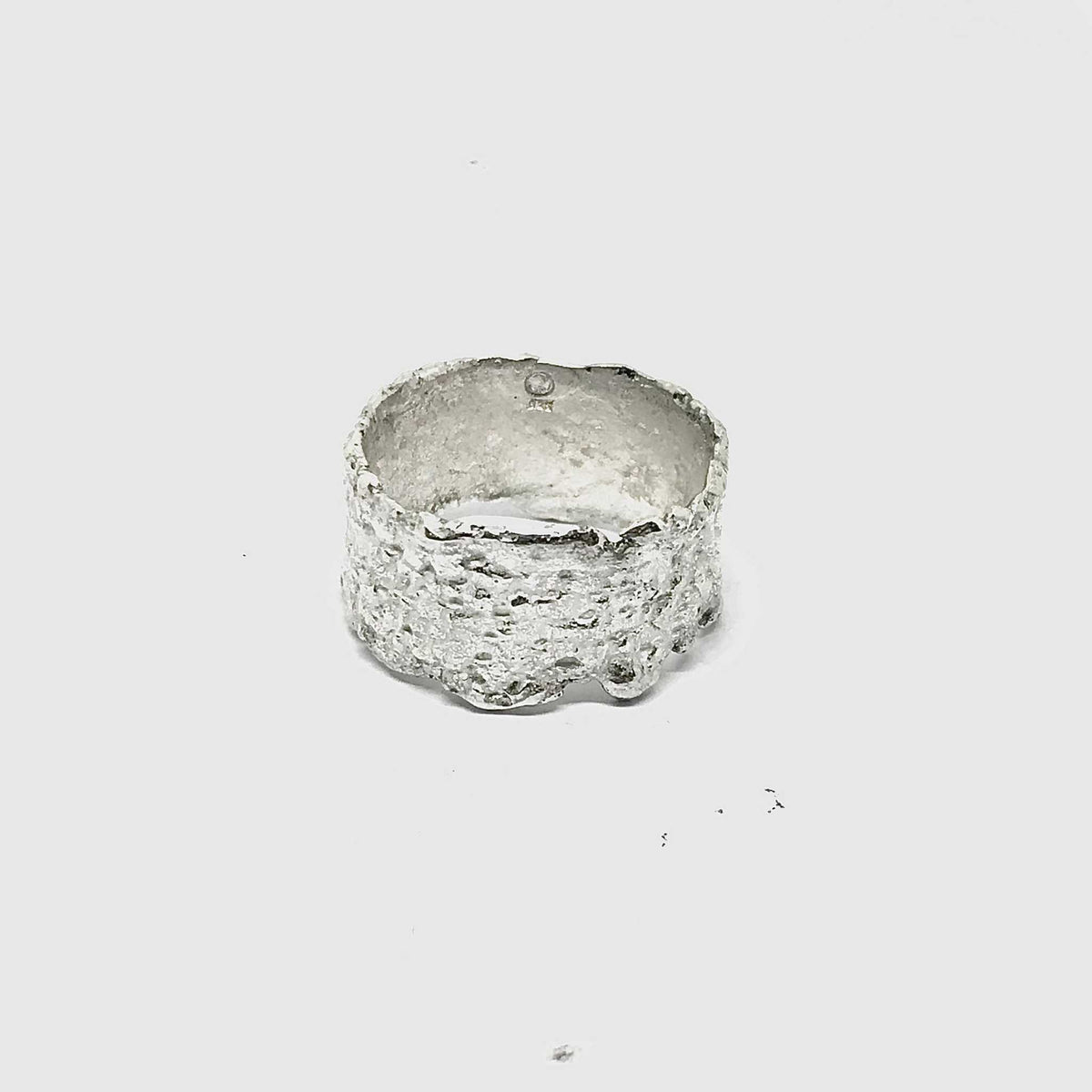 Lesunja Mojo Silver Ring, detail view, Lesunja atelier Zurich