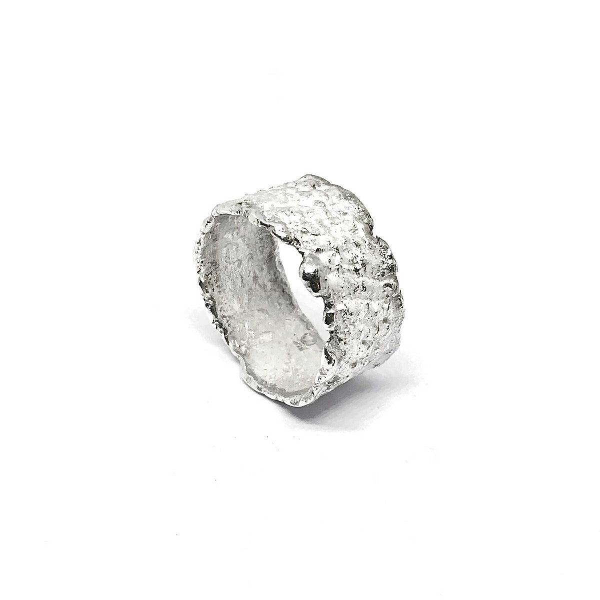 Lesunja Mojo Silver Ring, detail view, Lesunja atelier Zurich