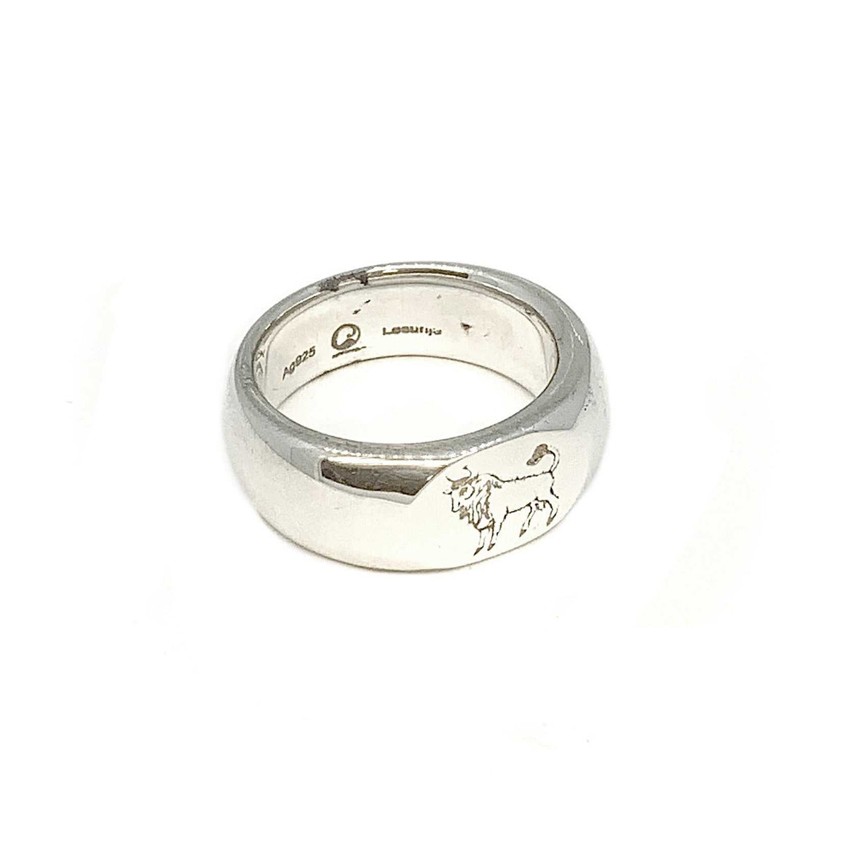 Lesunja Zodiac Taurus Silver Ring, detail view, Lesunja atelier Zurich