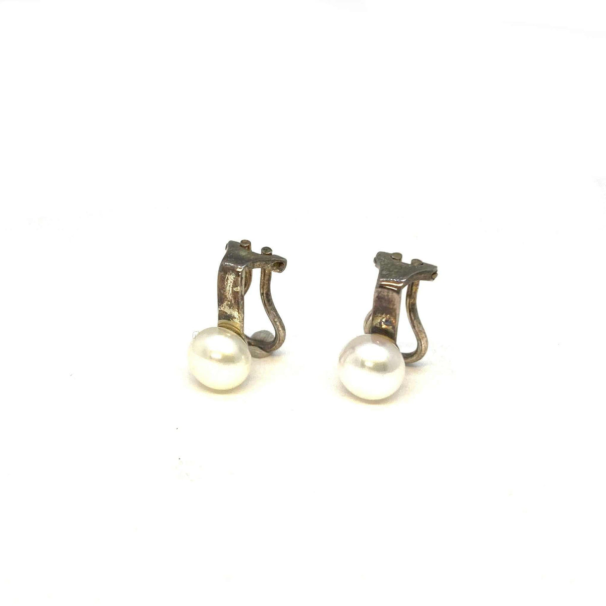 Lesunja Silver and Freshwater Pearl Earrings, handmade fine jewellery from Switzerland