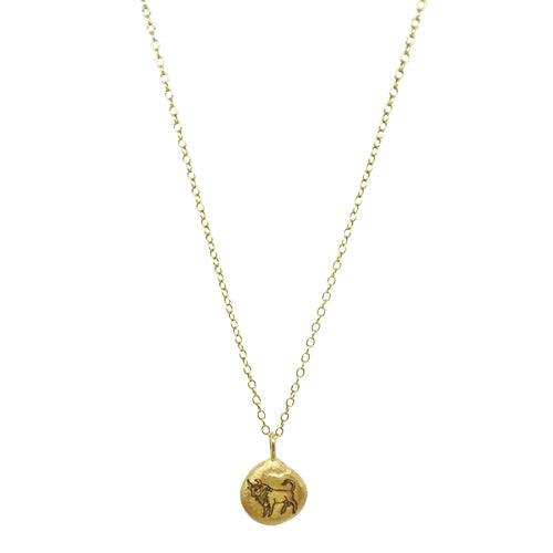 Lesunja Zodiac Taurus Silver Necklace Yellow Gold Nugget Moonstone, detail view, Lesunja atelier Zurich