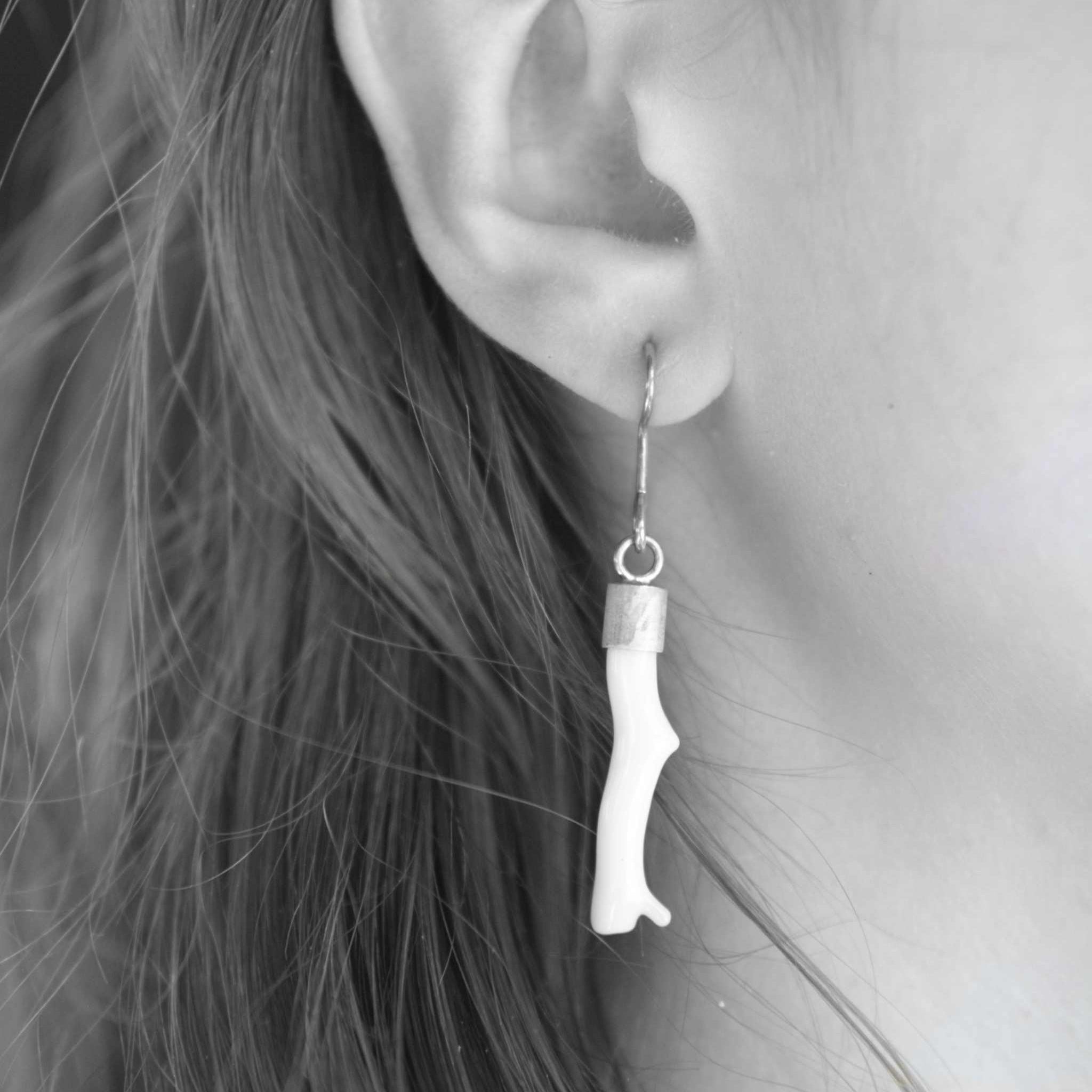 Lesunja Sweet White Coral Silver Hangers, detail view, Lesunja atelier Zurich