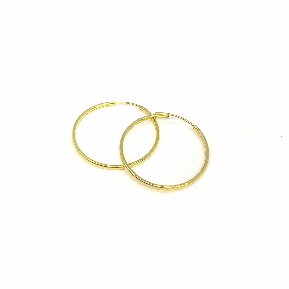 Lesunja Yellow Gold Hoop Classic brown Diamonds 02, detail view, Lesunja atelier Zurich