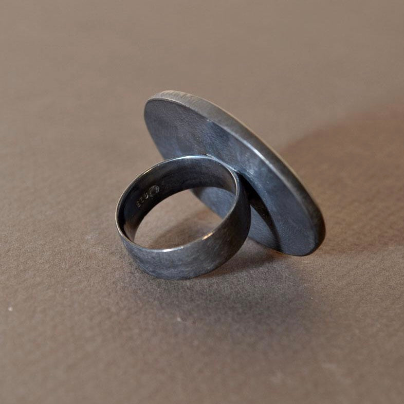 Lesunja Silver Blackened Agate Ring