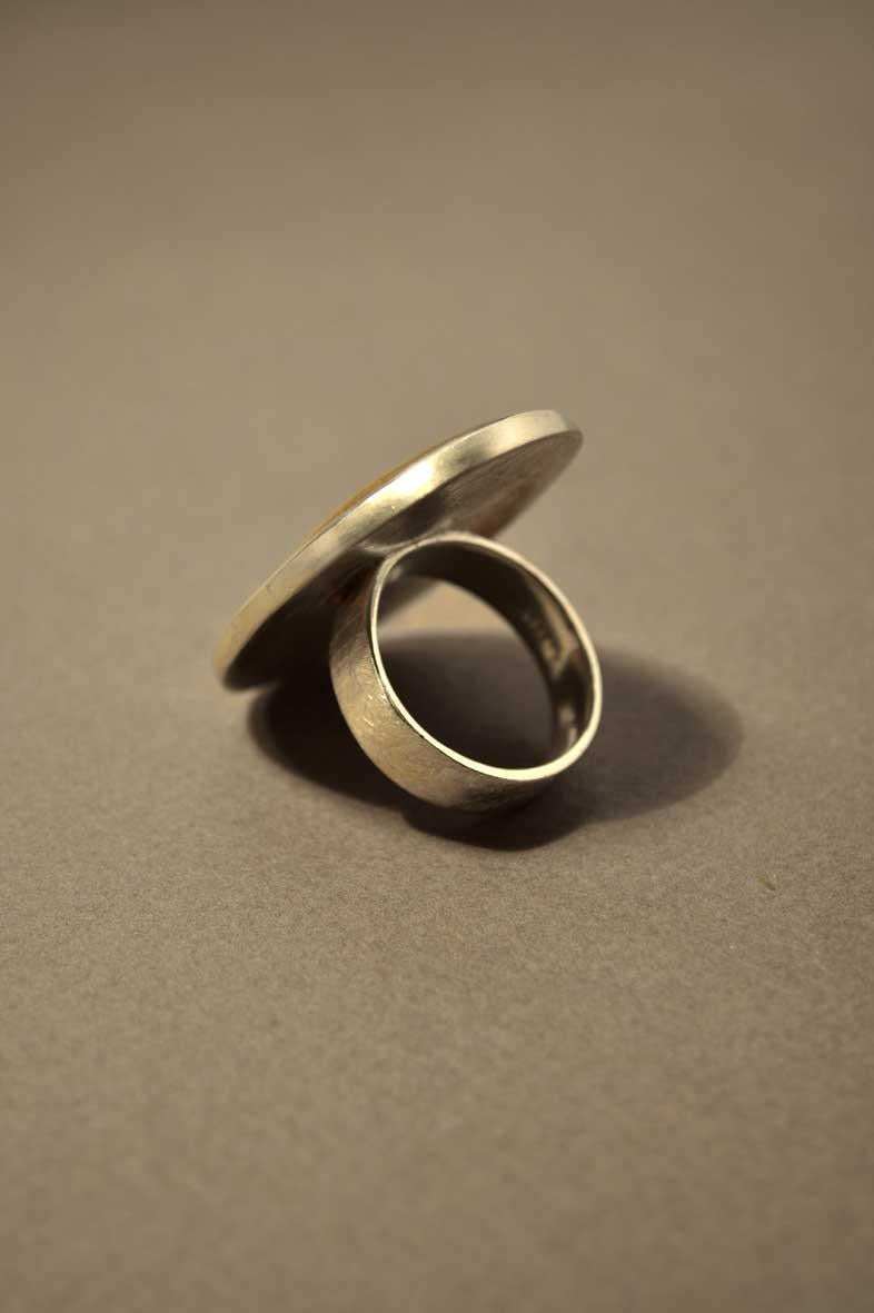 Lesunja Silver Tiger Iron Ring, detail view, Lesunja atelier Zurich