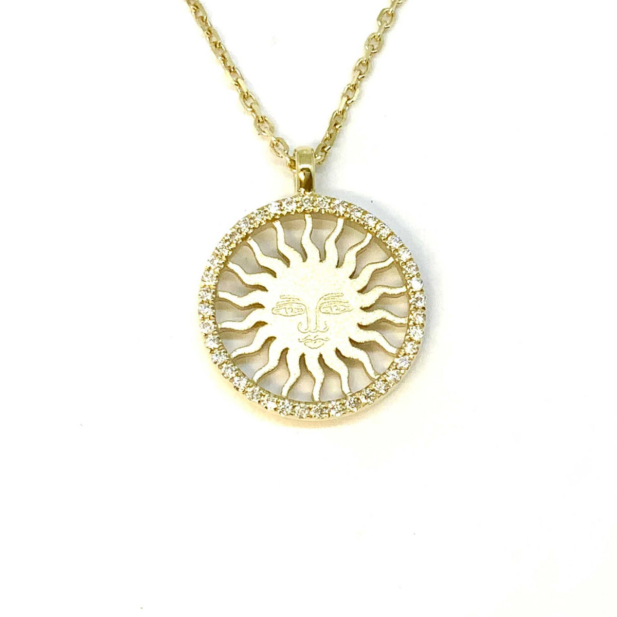 Lesunja St. Moritz Sun Necklace Small Yellow Gold Diamonds, detail view, Lesunja atelier Zurich