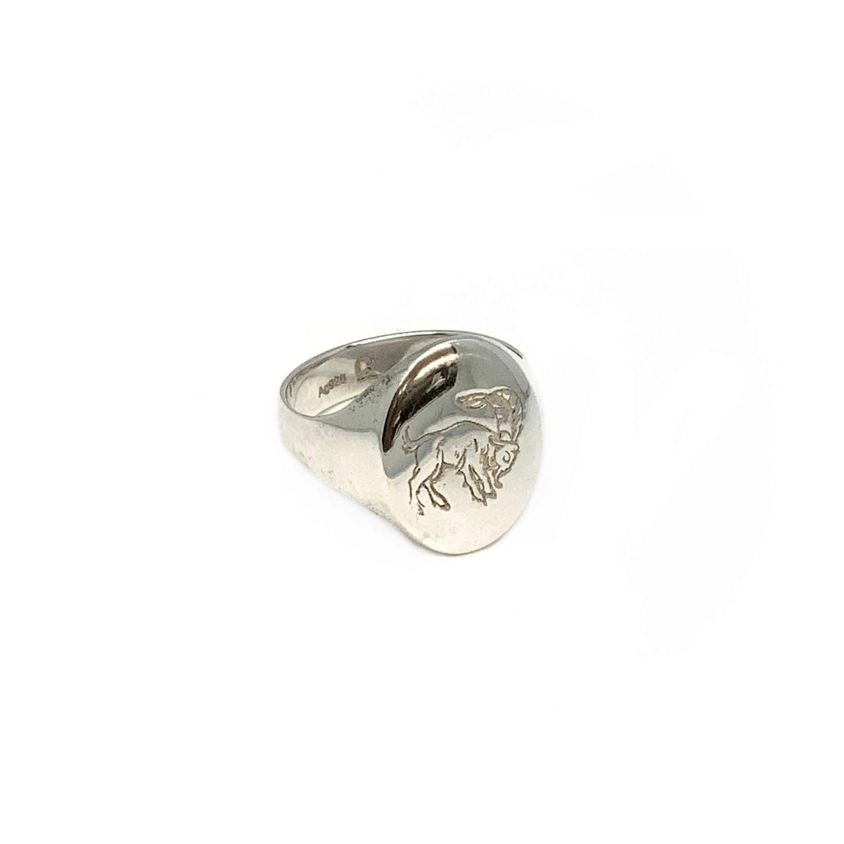 Lesunja Zodiac Capricorn Silver Ring, detail view, Lesunja atelier Zurich