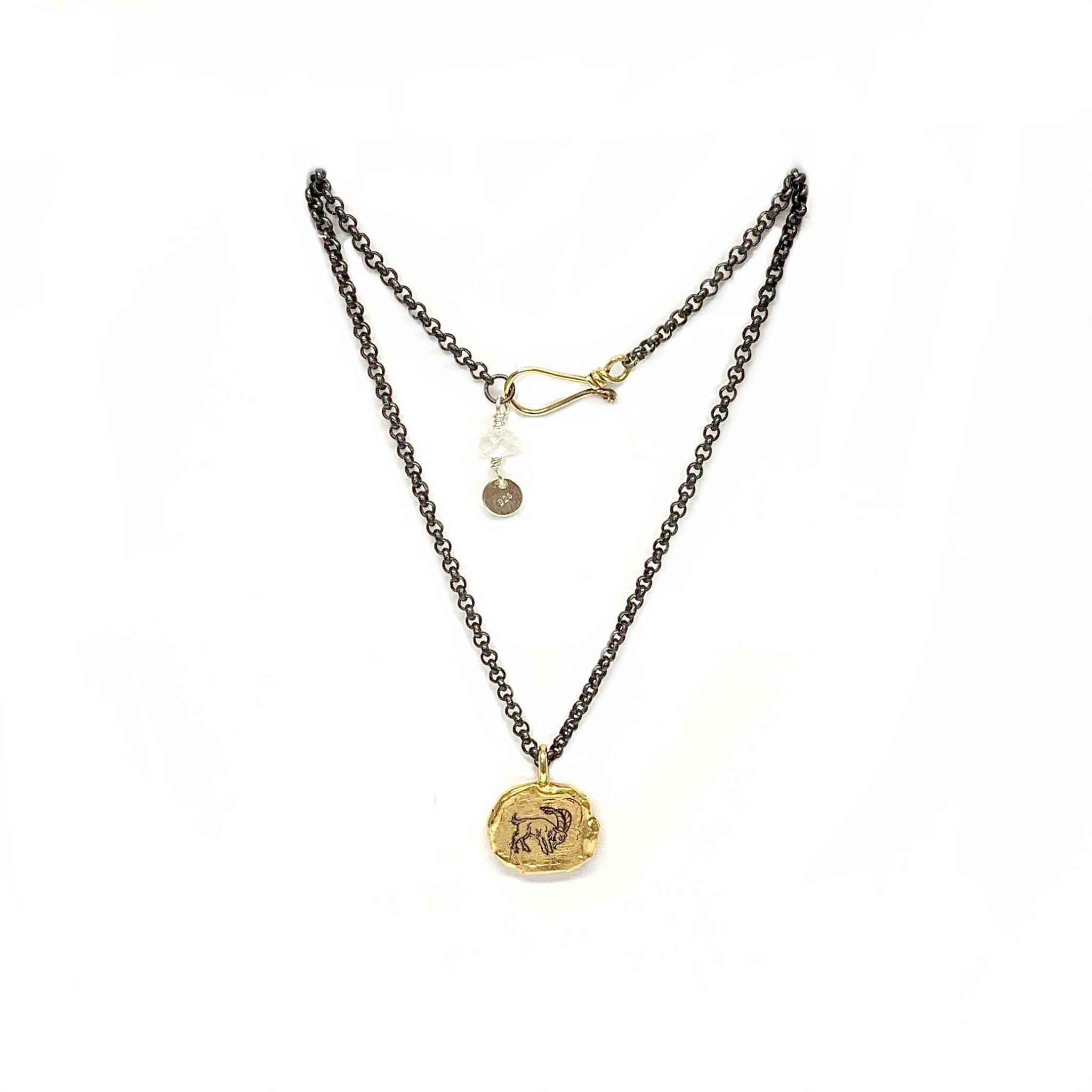 Lesunja Zodiac Collection Steinbock Silber Halskette Gelbgold Nugget Mondstein