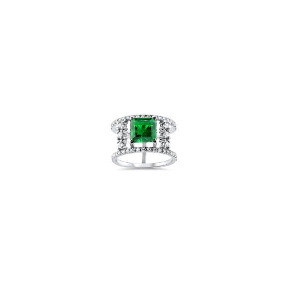 Lesunja Ring Platinum Emerald Diamond, detail view, Lesunja atelier Zurich