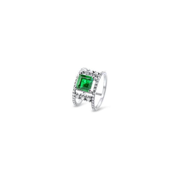 Lesunja Ring Platinum Emerald Diamond, detail view, Lesunja atelier Zurich