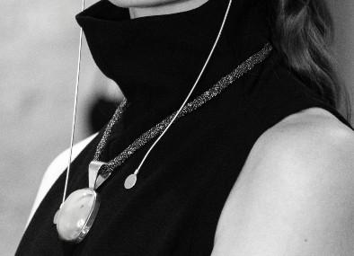 Lesujna Black Silver Necklace