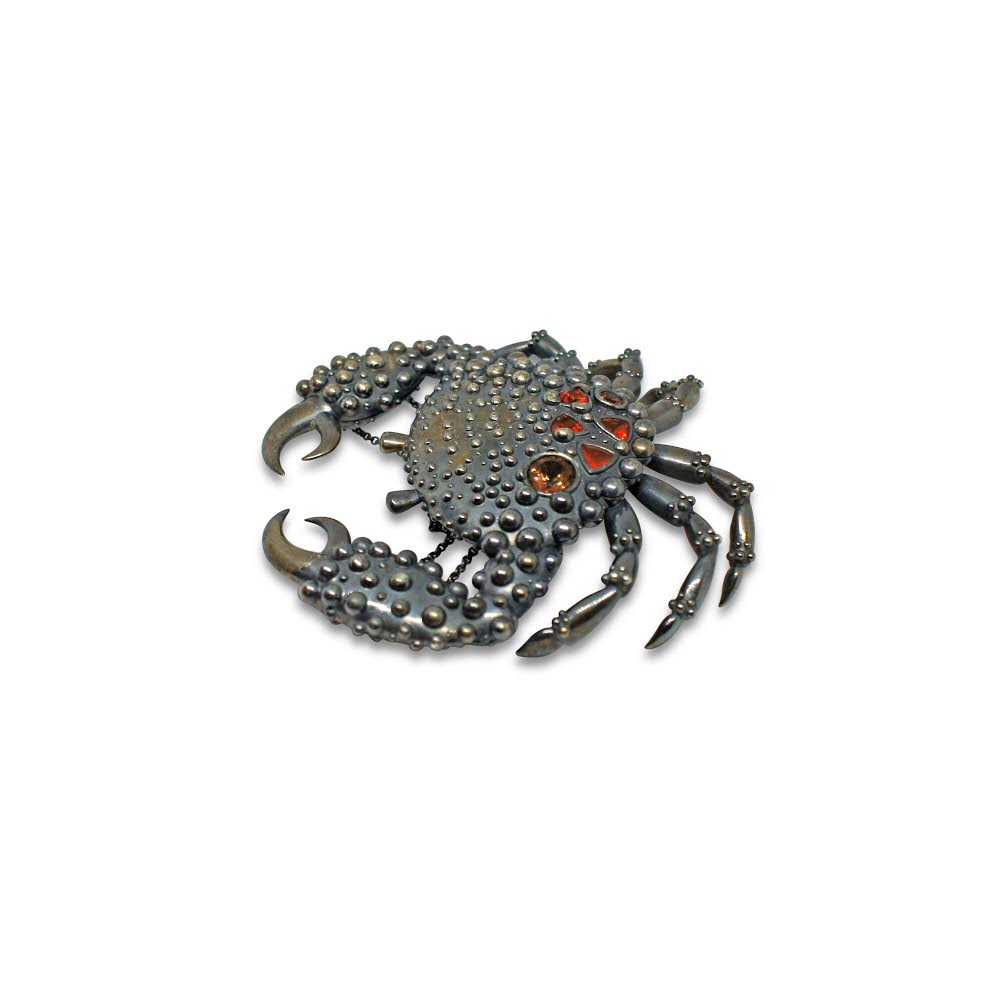 Lesunja Ocean Big Crab Opal Blackened Silver Necklace, detail view, Lesunja atelier Zurich
