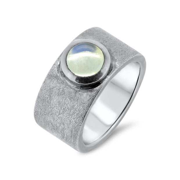 Lesunja Ring Silver Moonstone, handmade fine jewellery from Switzerland