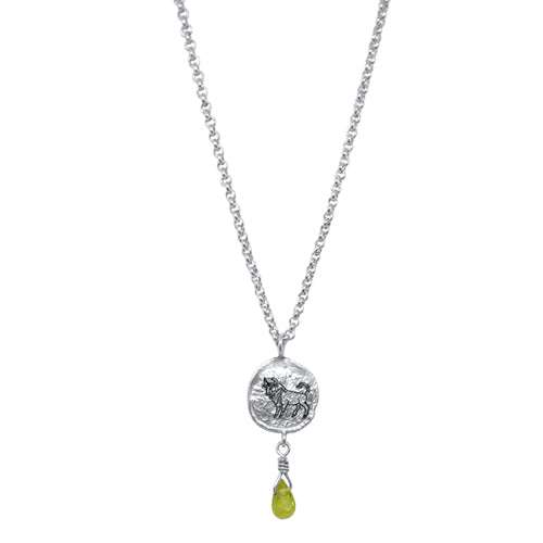 Lesunja Zodiac Taurus Silver Necklace Green Garnet, detail view, Lesunja atelier Zurich