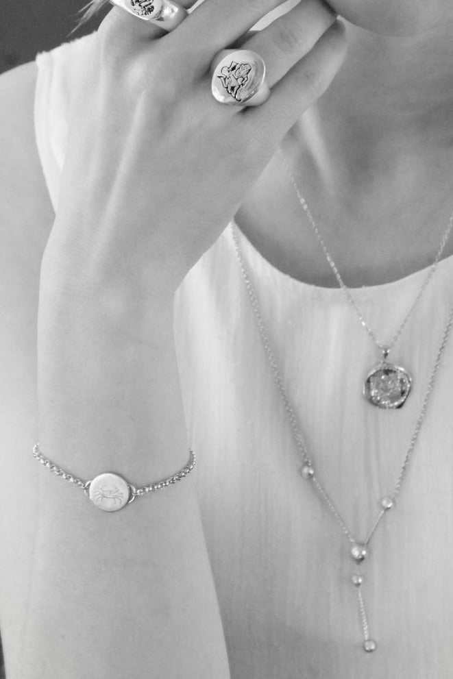 Lesunja Zodiac Cancer Silver Bracelet, detail view, Lesunja atelier Zurich